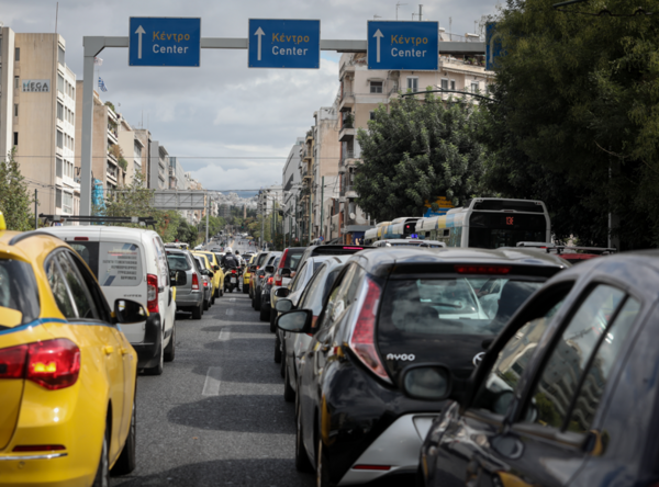 Καραμανλής: Συζητάμε για διόδια στο κέντρο της Αθήνας - Μειώνονται οι άδειες για Δακτύλιο
