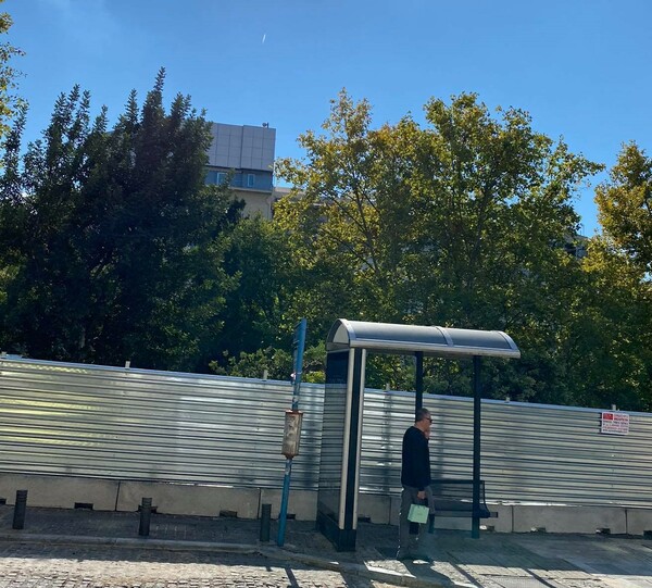 Ξεκινούν τα έργα της νέας Γραμμής 4 του Μετρό στο Κολωνάκι - Περιφράχθηκε η Πλατεία (Φωτογραφίες)