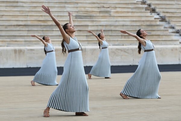 Εικόνες από την τελετή παράδοσης της Ολυμπιακής Φλόγας στο Παναθηναϊκό Στάδιο