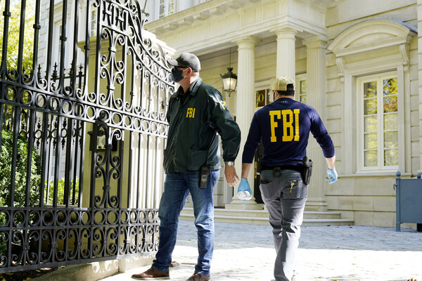 Έφοδος του FBI στο σπίτι του Ρώσου δισεκατομμυριούχου Όλεγκ Ντεριπάσκα, στην Ουάσινγκτον