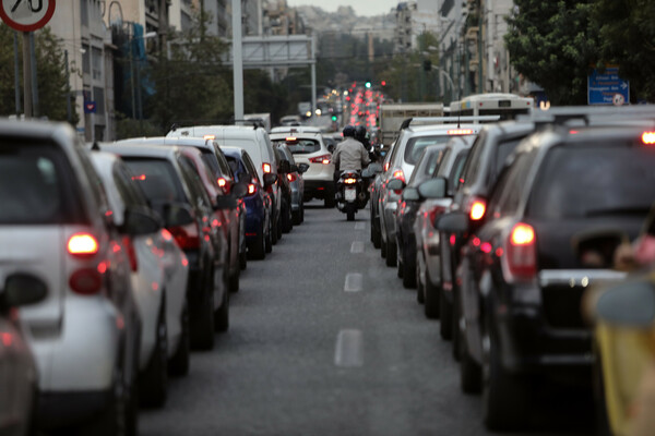 Κίνηση στους δρόμους: Μποτιλιάρισμα σε Κηφισό και Κηφισίας - Κυκλοφοριακές ρυθμίσεις στην Αθήνα