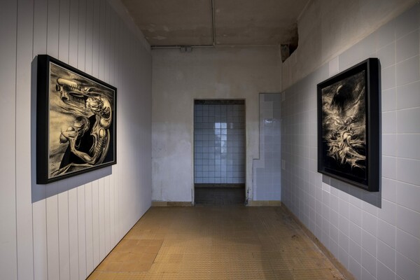Ο κόσμος των τεράτων και των οραμάτων του H.R. Giger και της Mire Lee σε μια έκθεση στο Schinkel Pavilion