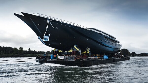 Αυτό το τιτάνιο σκάφος μάλλον είναι το νέο σούπερ γιοτ του Τζεφ Μπέζος