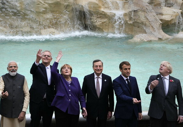 G20: Οι ηγέτες έριξαν ευρώ στην Φοντάνα ντι Τρέβι