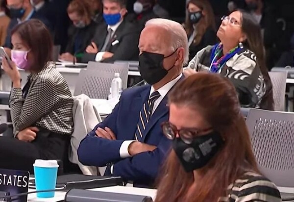 Ο Τζο Μπάιντεν αποκοιμήθηκε στην διάσκεψη για το κλίμα