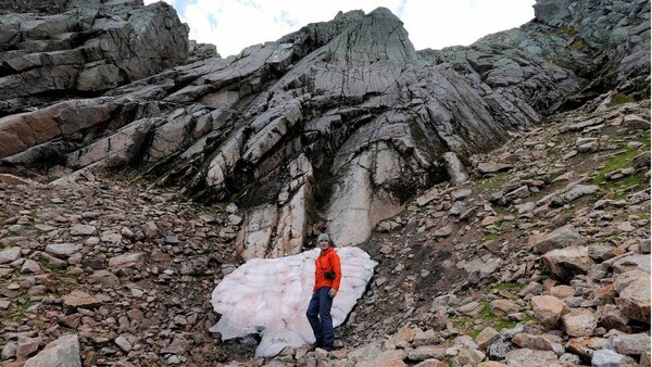 Η «Σφίγγα», το μακροβιότερο κομμάτι χιονιού στη Βρετανία, έλιωσε για όγδοη φορά μέσα σε 300 χρόνια