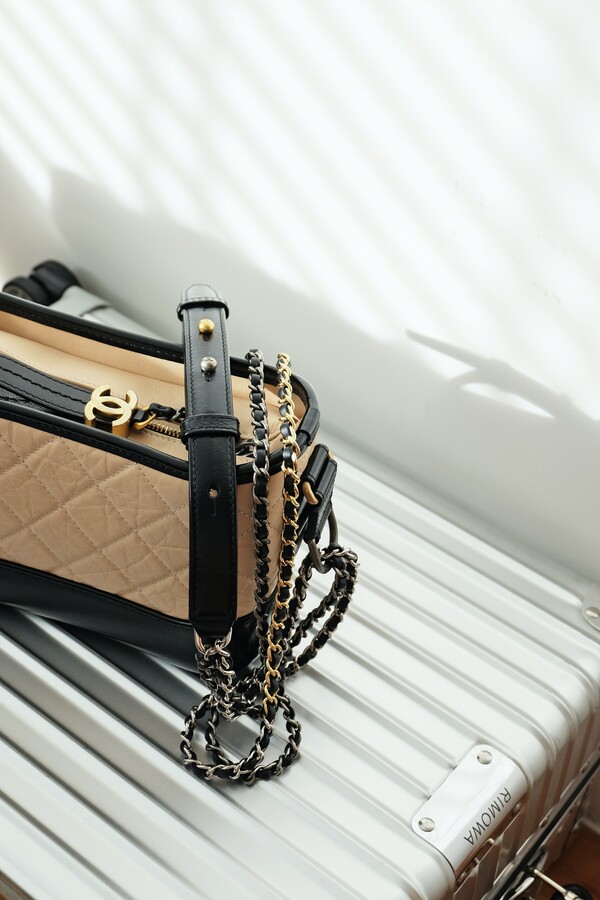 Γιατί η Chanel αύξησε την τιμή μιας τσάντα κατά 2.000 ευρώ μέσα σε μερικούς μήνες