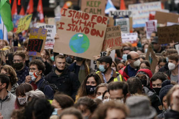 COP26: Κοσμοσυρροή στις διαδηλώσεις για το κλίμα στη Γλασκώβη- Παρούση η Γκρέτα Τούνμπεργκ