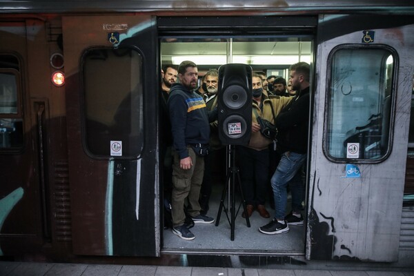 Απόβαση αγροτών από την Κρήτη στην Αθήνα -Διαμαρτύρονται στο υπ. Αγροτικής Ανάπτυξης