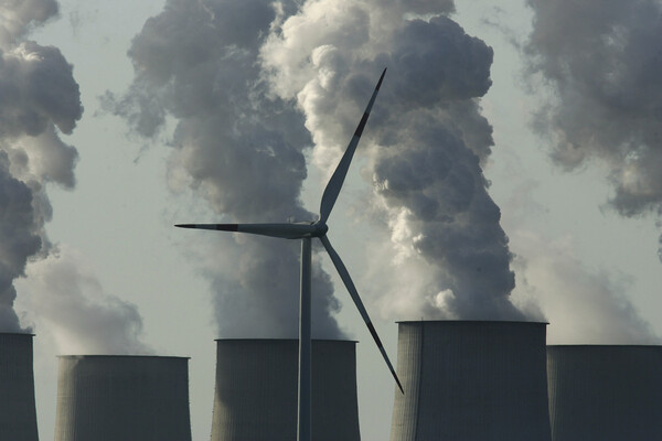 COP26: Η βιομηχανία ορυκτών καυσίμων έχει τη μεγαλύτερη αντιπροσωπεία στη σύνοδο για το κλίμα
