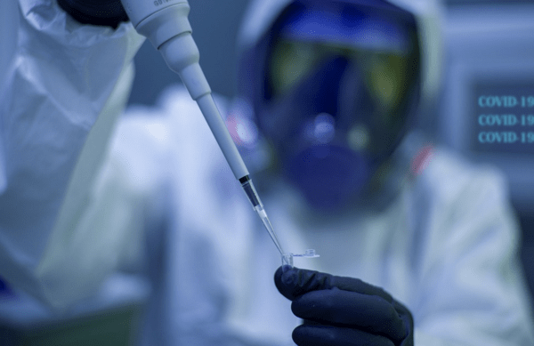 Κορωνοϊός: Το φάρμακο αντισωμάτων της Regeneron προστατεύει από τη λοίμωξη για τουλάχιστον 8 μήνες