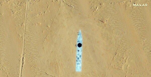 Δορυφορικές εικόνες δείχνουν ότι η Κίνα έφτιαξε μακέτες πλήρους κλίμακας αμερικανικών πολεμικών πλοίων