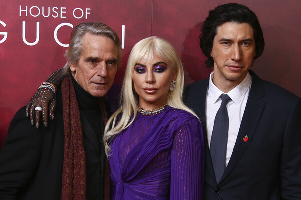 Η εκθαμβωτική Lady Gaga με φόρεμα Gucci στην πρεμιέρα του «House of Gucci»