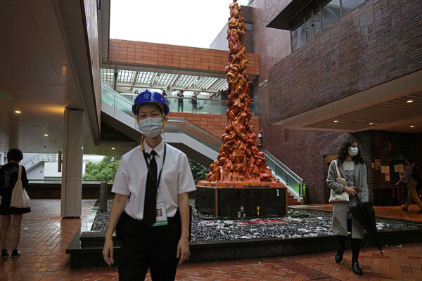 Δανός γλύπτης ζητά ασυλία για να πάρει πίσω το άγαλμα του αφιερωμένο στην Τιεν Αν Μέν από το Χονγκ Κονγκ