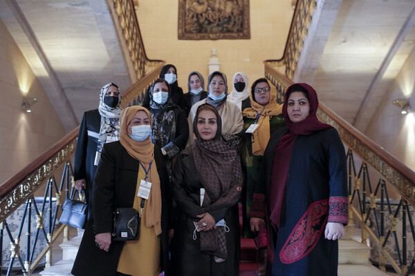 Οι ηρωίδες του Αφγανιστάν: Επιφανείς γυναίκες που διέφυγαν στην Ελλάδα μιλούν για τη νέα τους ζωή