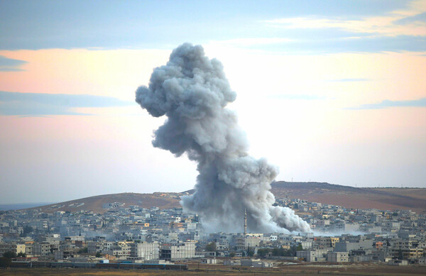 New York Times: Ο στρατός των ΗΠΑ συγκάλυψε αεροπορικές επιδρομές με δεκάδες νεκρούς αμάχους στη Συρία