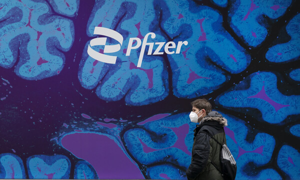 Η Pfizer επιτρέπει την παραγωγή γενόσημων του χαπιού της κατά του κορωνοϊού σε 95 χώρες