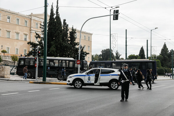 Πολυτεχνείο: Σε εξέλιξη η πορεία για την 48η επέτειο από την εξέγερση κατά της χούντας