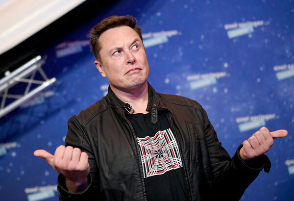 Η JPMorgan λέει ότι η Tesla της χρωστάει 162 εκατ. δολ. λόγω ενός tweet του Έλον Μασκ