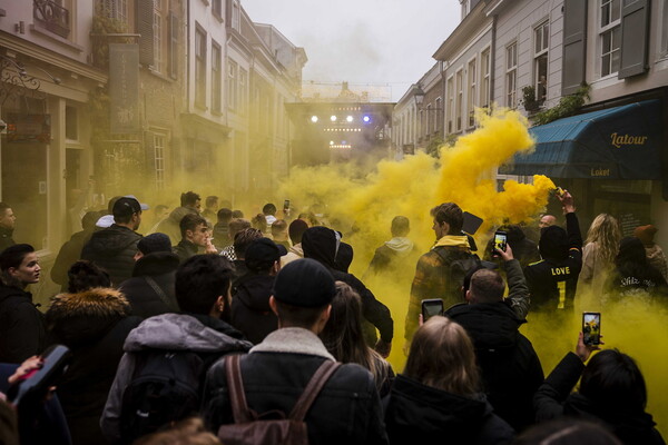 Ολλανδία: Δεύτερη νύχτα συγκρούσεων κατά των μέτρων για τον κορωνοϊό- 5 τραυματίες, πάνω από 40 συλλήψεις