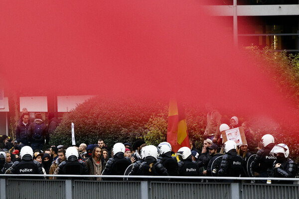 Βέλγιο: Σχεδόν 35.000 στους δρόμους κατά των μέτρων για τον κορωνοϊό