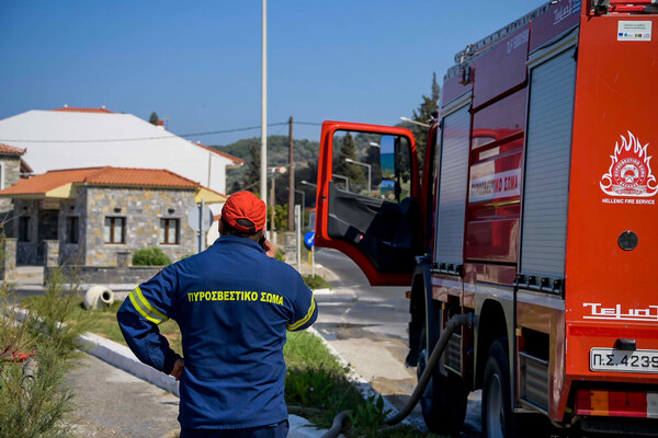 Σύλληψη 23χρονου για την επίθεση σε πλήρωμα πυροσβεστικού οχήματος στο Πέραμα