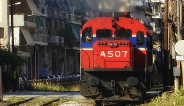 Τρένο παρέσυρε γυναίκα στη λεωφόρο Κωνσταντινουπόλεως