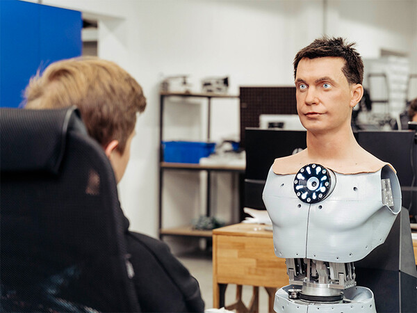 PROMOBOT IS SEEKING A NEW FACE TO BE USED FOR A HUMANOID ROBOT-ASSISTANT