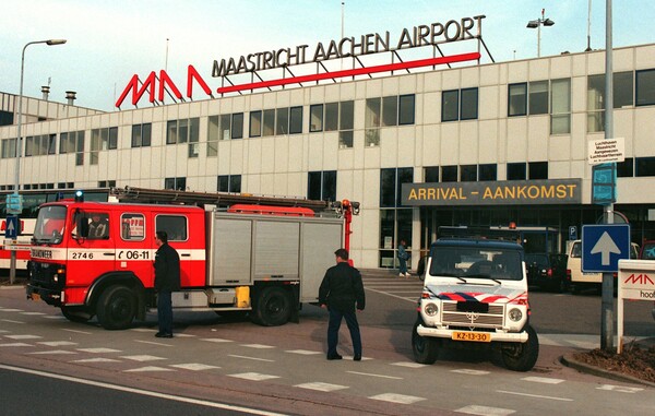 Συναγερμός στην Ολλανδία: Εκκενώθηκε το αεροδρόμιο του Μάαστριχτ λόγω απειλής για βόμβα
