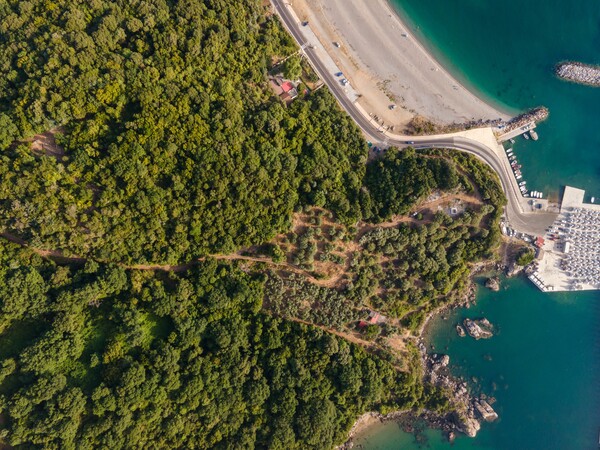 Κατάλοιπα μνημειακού κτιρίου έφερε η αρχαιολογική σκαπάνη στη Λάρισα