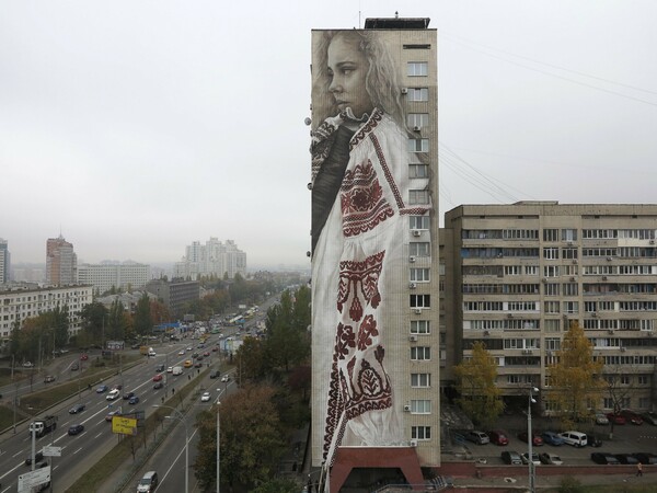 ΣΑΒΒΑΤΟ Ο Guido van Helten δημιουργεί στα Εξάρχεια μία τοιχογραφία που θα συζητηθεί