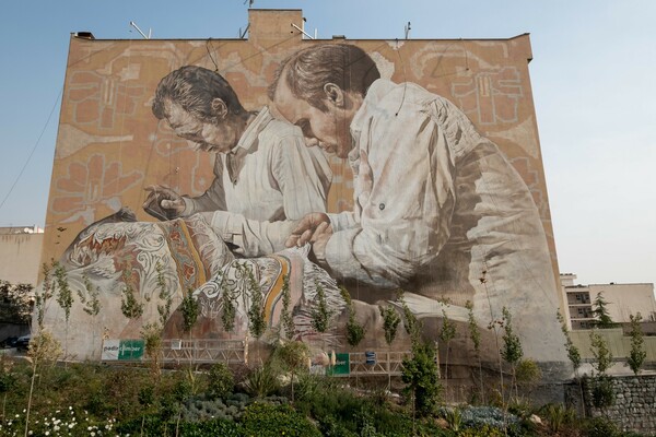 ΣΑΒΒΑΤΟ Ο Guido van Helten δημιουργεί στα Εξάρχεια μία τοιχογραφία που θα συζητηθεί