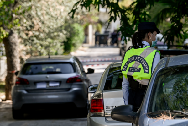 Θεσσαλονίκη: «Παιδιά σκότωσα τη γυναίκα μου» - Τι είπε στους αστυνομικούς ο 49χρονος - Τη μαχαίρωσε 8 φορές
