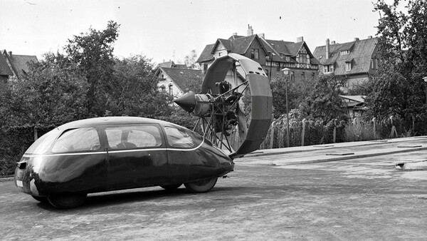 Schlörwagen: Ένα παράξενο γερμανικό αυτοκίνητο της δεκαετίας του ‘30, εμπνευσμένο από τα φτερά του αεροπλάνου