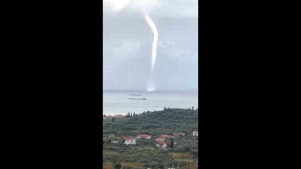 Μοναδικό βίντεο από την κακοκαιρία στη Ζάκυνθο: Υδροστρόβιλος στον κόλπο των Αλυκών