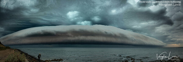 Self cloud «καταπίνει» στον ωκεανό στην Αυστραλία -Εντυπωσιακή φωτογραφία
