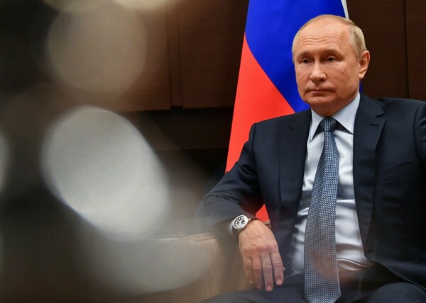 Κρεμλίνο: Υστερία οι αναφορές για πιθανές αμερικανικές κυρώσεις κατά του στενού περιβάλλοντος του Πούτιν 