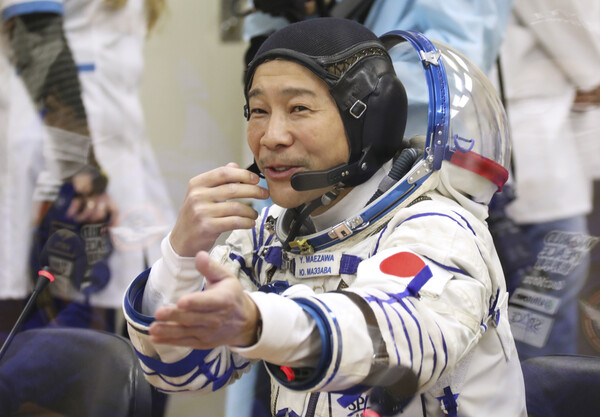 Ένας Ιάπωνας δισεκατομμυριούχος στο διάστημα- Θα μείνει 12 ημέρες στον Διεθνή Διαστημικό Σταθμό