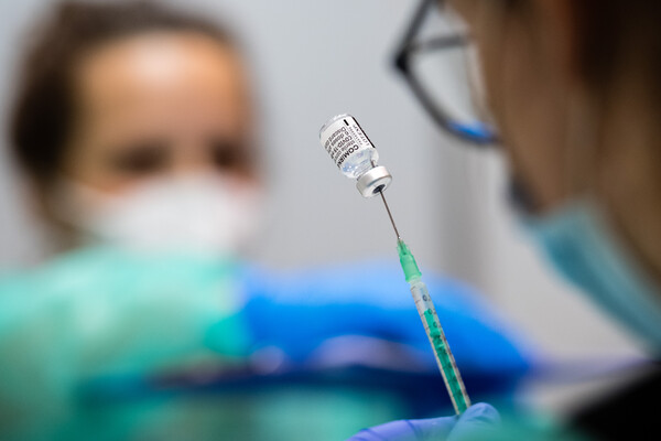 Η τρίτη δόση εμβολίου Pfizer μειώνει κατά 90% τον κίνδυνο θανάτου σε σχέση με τις δύο δόσεις - Νέα έρευνα