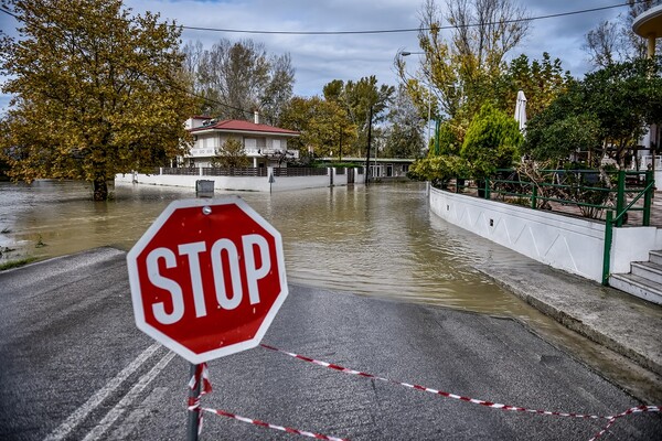 Κακοκαιρία: Εικόνες καταστροφής από τις πλημμύρες- Ζημιές σε Πρέβεζα, Αιτωλοακαρνανία, Φθιώτιδα