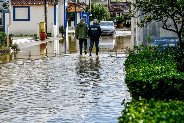 Κακοκαιρία: Εικόνες καταστροφής από τις πλημμύρες- Ζημιές σε Πρέβεζα, Αιτωλοακαρνανία, Φθιώτιδα 