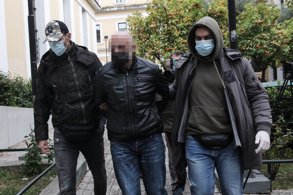 Αμετανόητος ο δράστης της δολοφονίας στη Γλυφάδα - «Λυπάμαι που δεν το έκανα νωρίτερα» είπε στους δημοσιογράφους