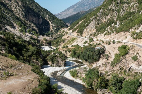 Ένα οδοιπορικό στον Αώο της άλλης πλευράς