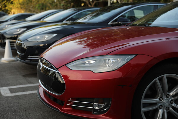 Εταιρεία ταξί στη Γαλλία αποσύρει τα Tesla Model 3 μετά από θανατηφόρο τροχαίο με έναν νεκρό και 20 τραυματίες