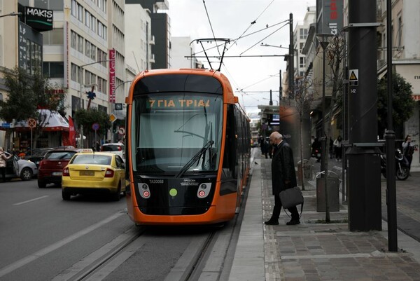 Σε λειτουργία η γραμμή του τραμ προς Πειραιά- 11 νέες στάσεις