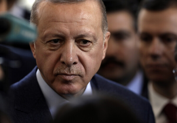 Τουρκία: Ο Ερντογάν αντικατέστησε δύο υφυπουργούς Οικονομικών ενόψει αποφάσεων για τα επιτόκια
