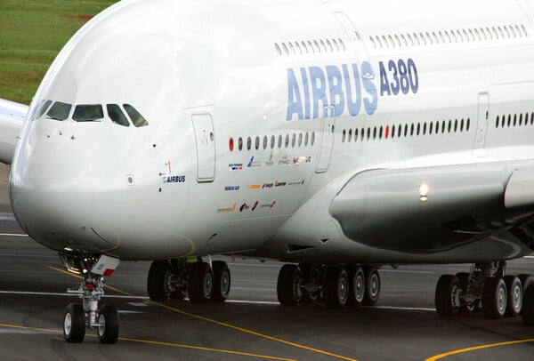 «Τέλος εποχής» για το εμβληματικό Airbus A380: Παραδόθηκε στην Emirates το τελευταίο αεροσκάφος