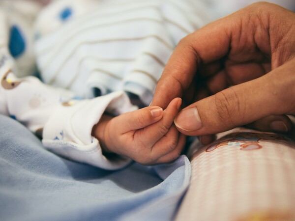 Σέρρες: Γέννησε η πρώτη έγκυος που της χορηγήθηκαν μονοκλωνικά αντισώματα - «Υγιείς μαμά και νεογνό»