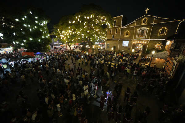 Φιλιππίνες, η χώρα που γιορτάζει τα Χριστούγεννα για τέσσερις μήνες κάθε χρόνο