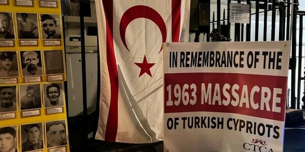 πρόκληση Τουρκοκυπρίων: Κρέμασαν σημαία του ψευδοκράτους σε πρεσβεία της Κύπρου στο Λονδίνο